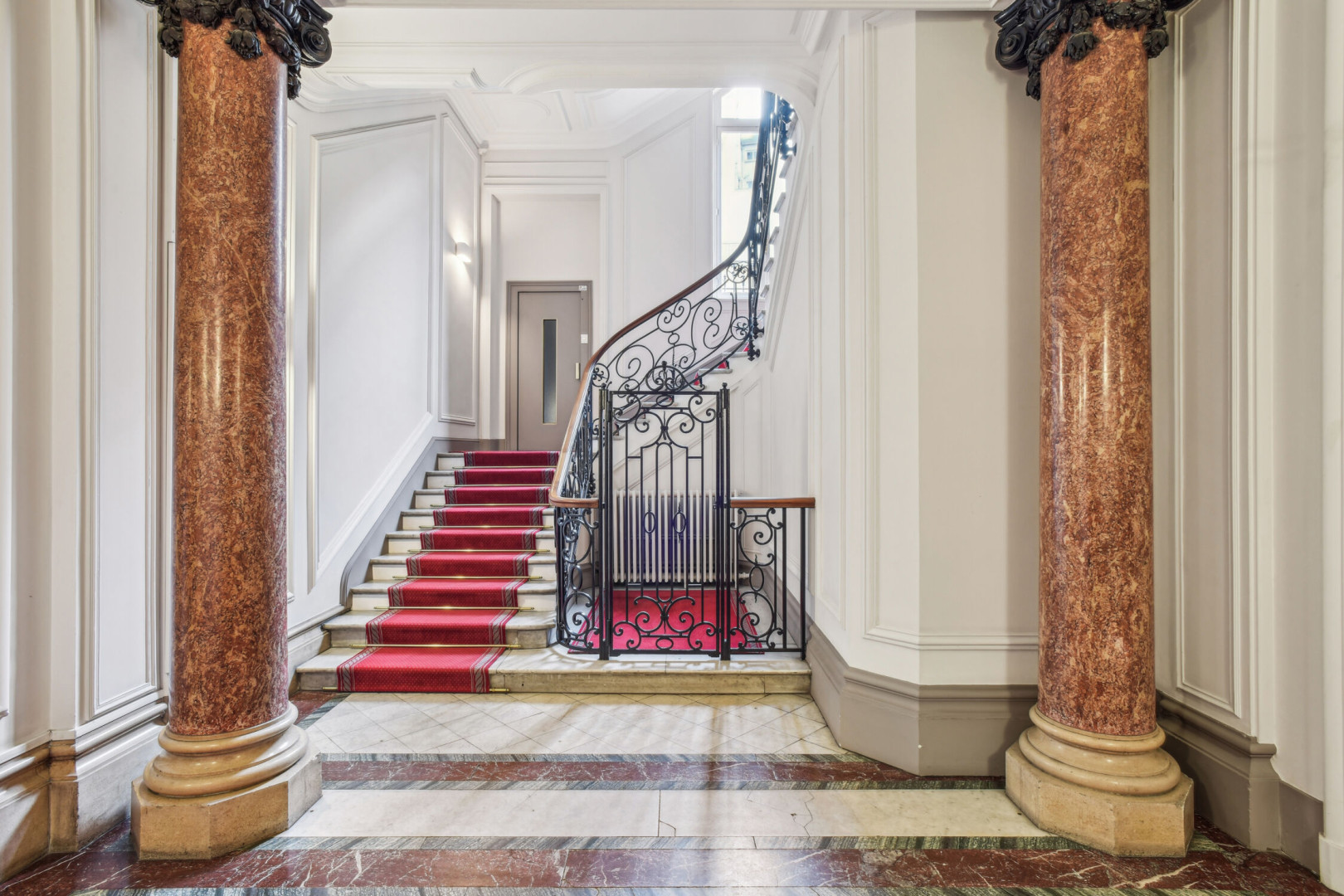 
                                                Location
                                                 Location Bureaux Paris 75008