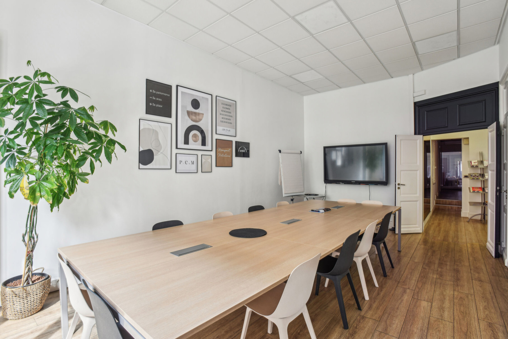 
                                                Location
                                                 Location Bureaux Paris 75008