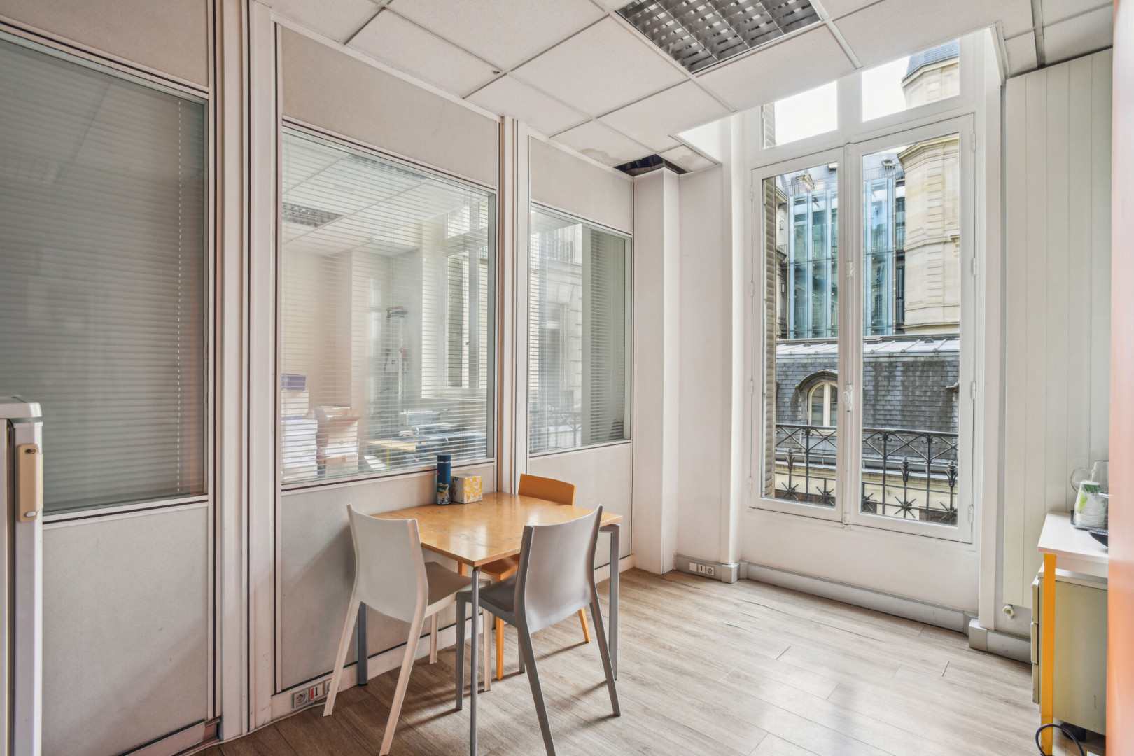 
                                                Location
                                                 Location Bureaux Paris 75008