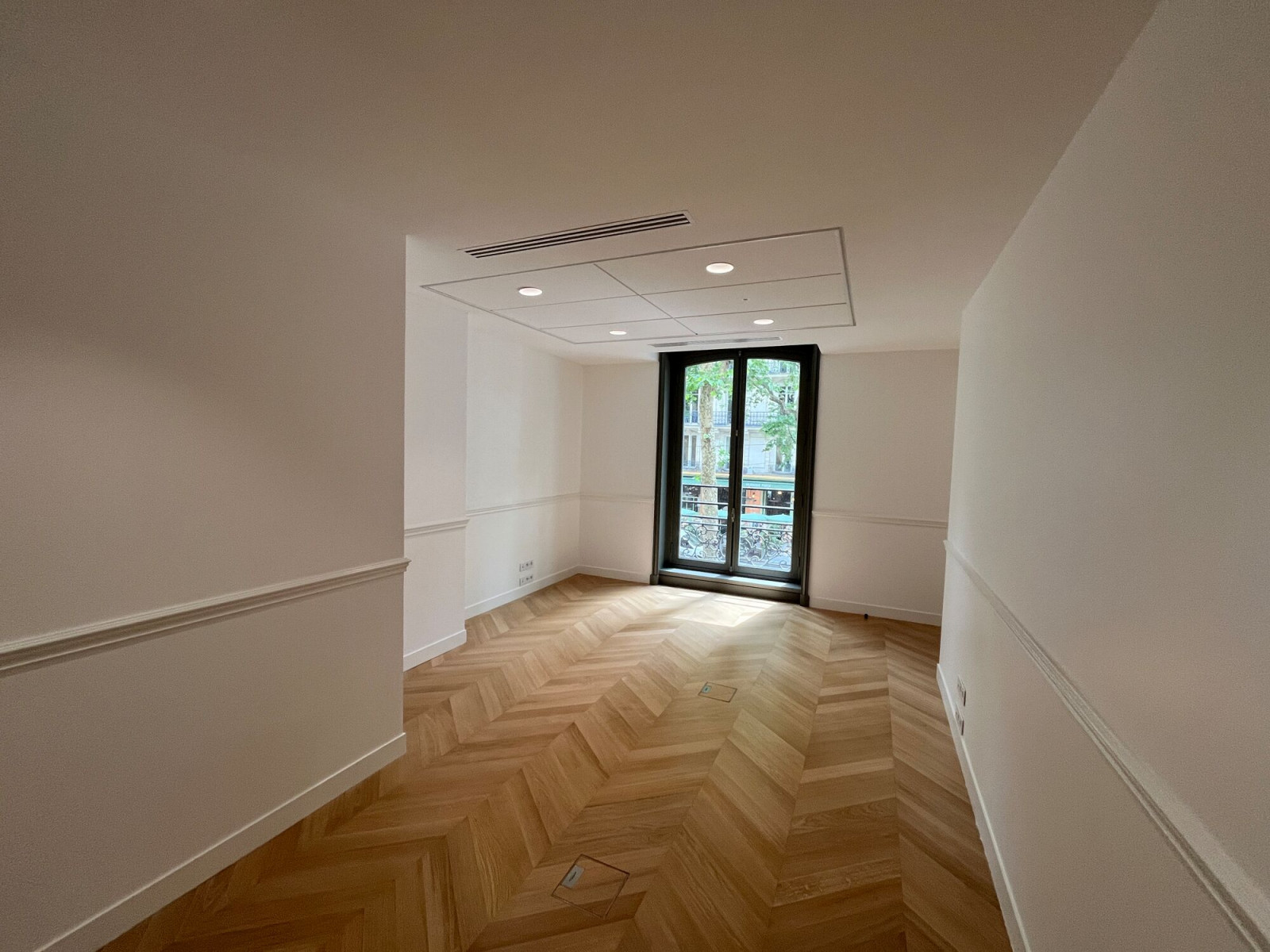 
                                                Location
                                                 Location Bureaux Paris 75008