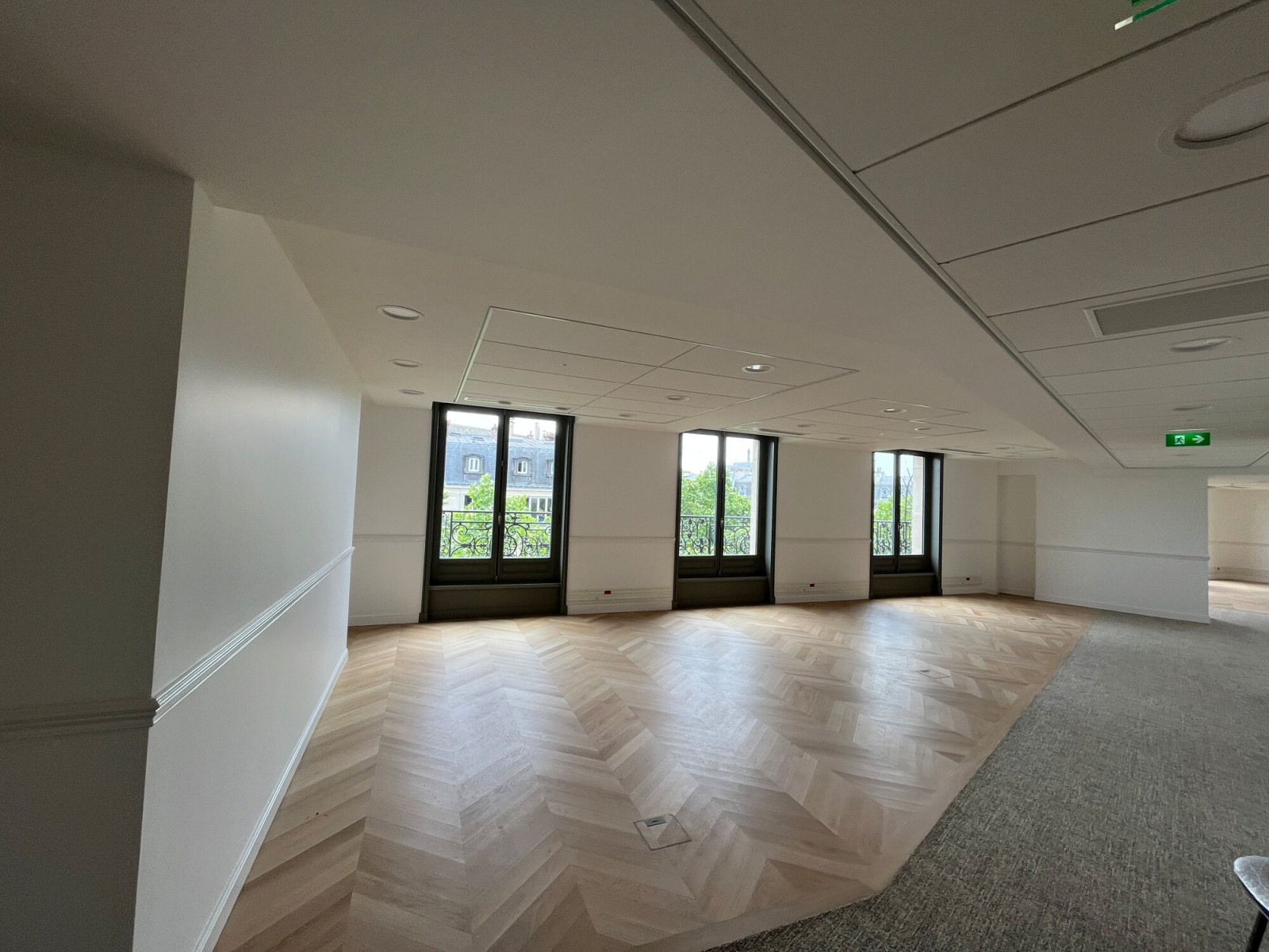 
                                                Location
                                                 Location Bureaux Paris 75008