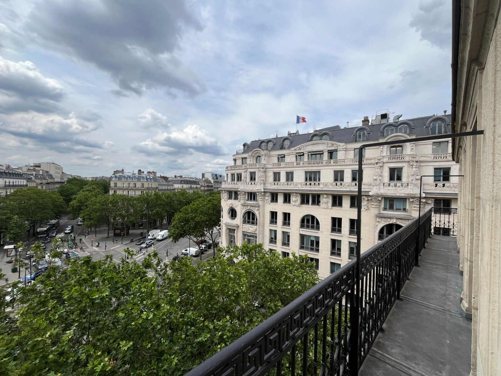 
                                                Location
                                                 Location Bureaux Paris 75008