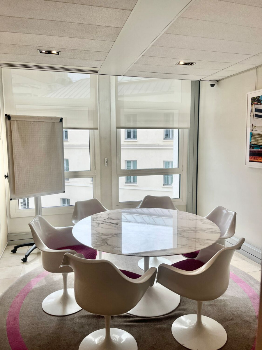 
                                                Location
                                                 Location Bureaux Paris 75008