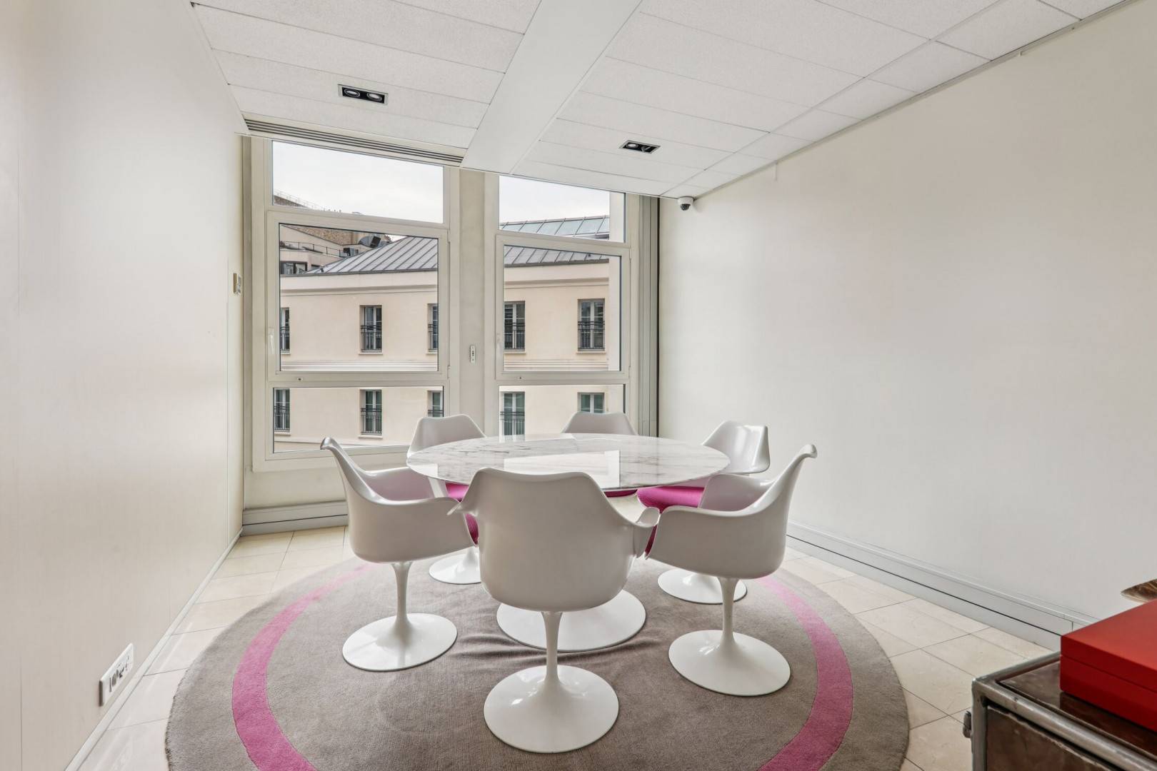 
                                                Location
                                                 Location Bureaux Paris 75008