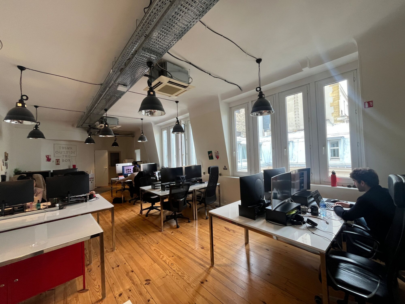 
                                                Location
                                                 Location Bureaux Paris 75008