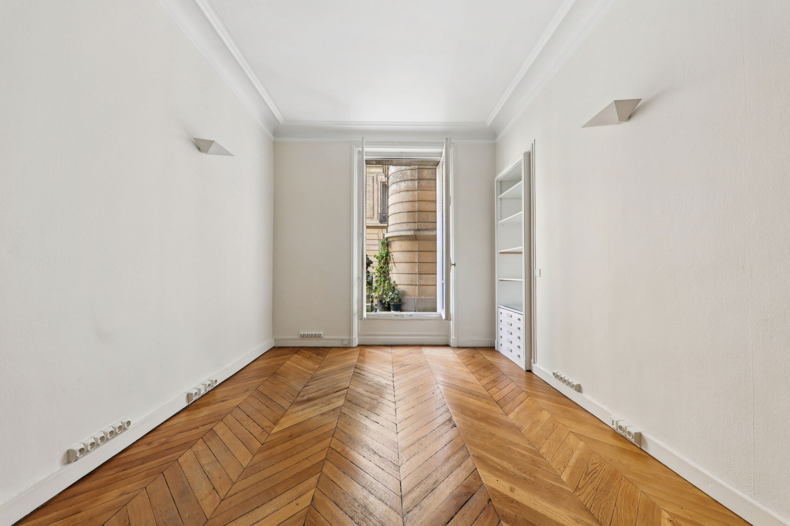 
                                                Location
                                                 Location Bureaux Paris 75008