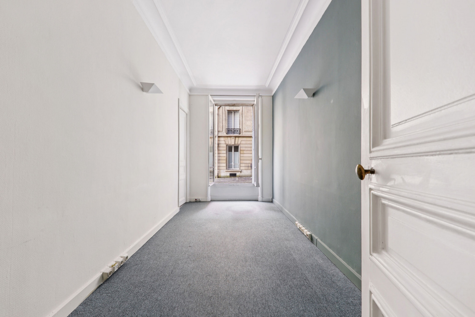 
                                                Location
                                                 Location Bureaux Paris 75008