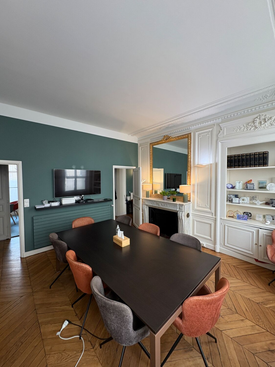 
                                                Location
                                                 Location Bureaux Paris 75008