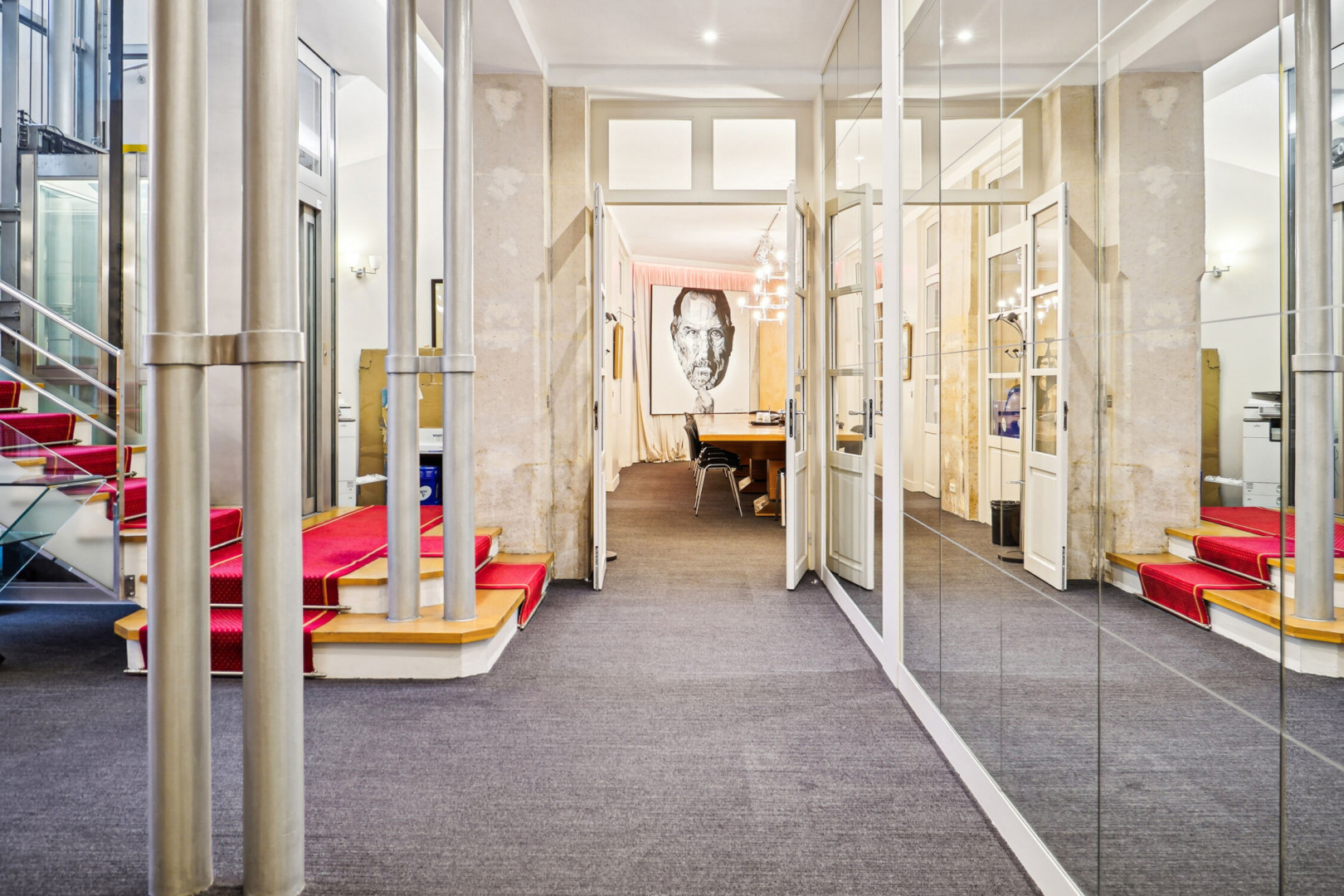 
                                                Location
                                                 Location Bureaux Paris 75008