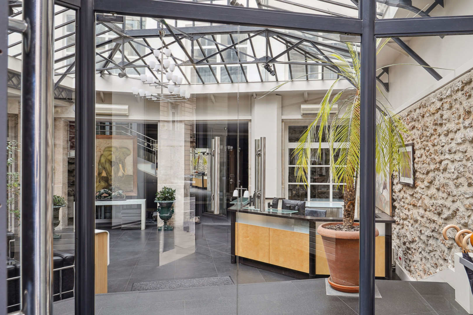 
                                                Location
                                                 Location Bureaux Paris 75008