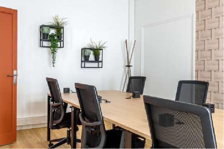 
                                                Location
                                                 Location Bureaux Paris 75008