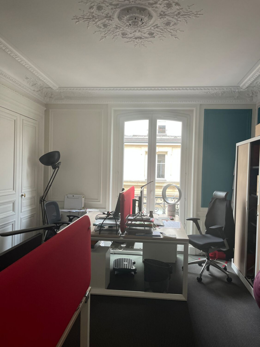 
                                                Location
                                                 Location Bureaux Paris 75008