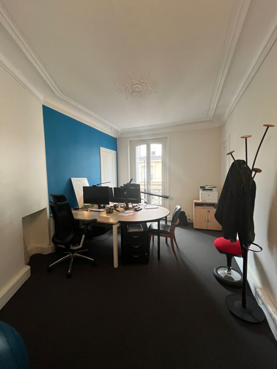 
                                                Location
                                                 Location Bureaux Paris 75008