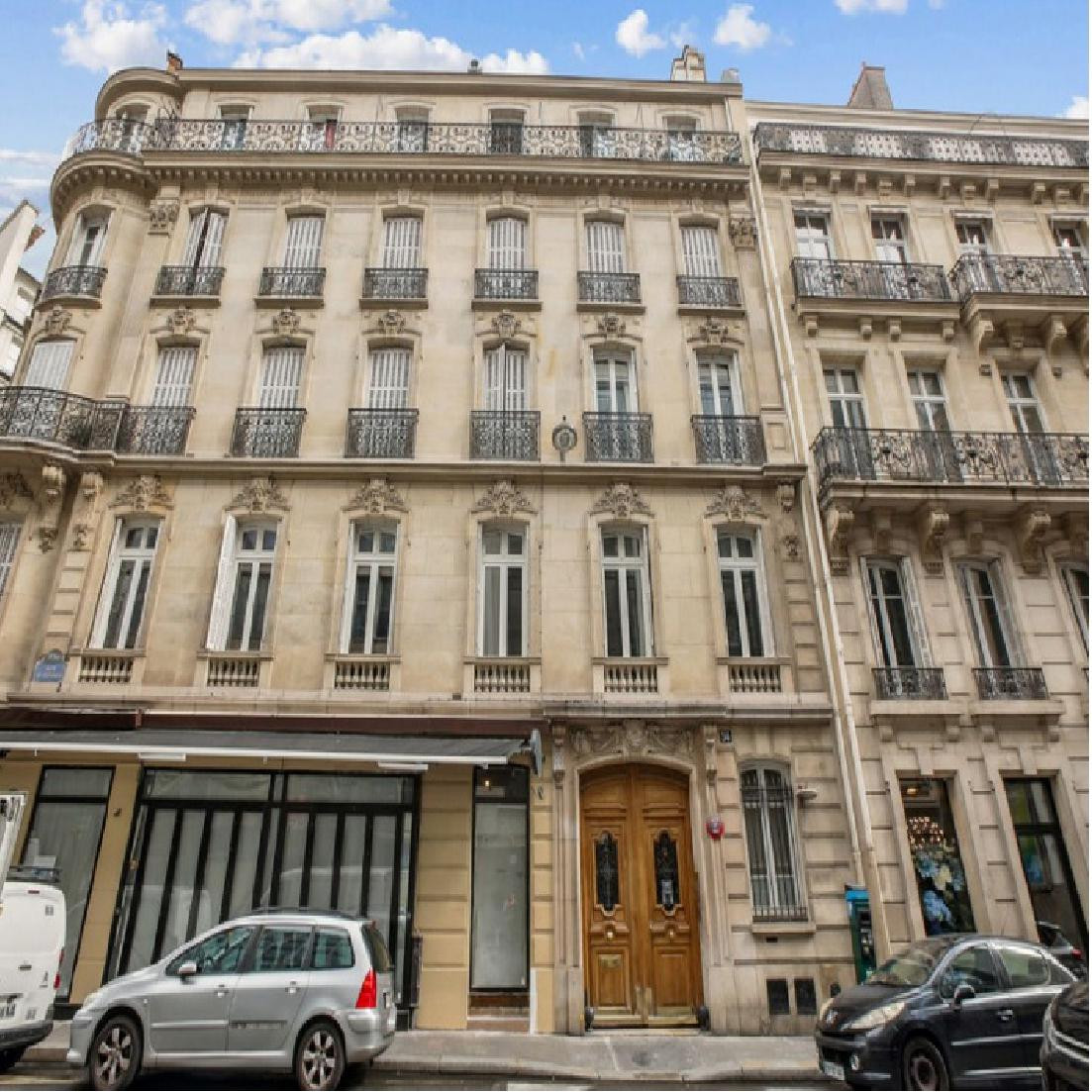 
                                                Location
                                                 Location Bureaux Paris 75008