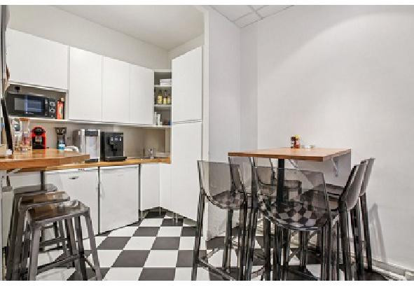 
                                                Location
                                                 Location Bureaux Paris 75008