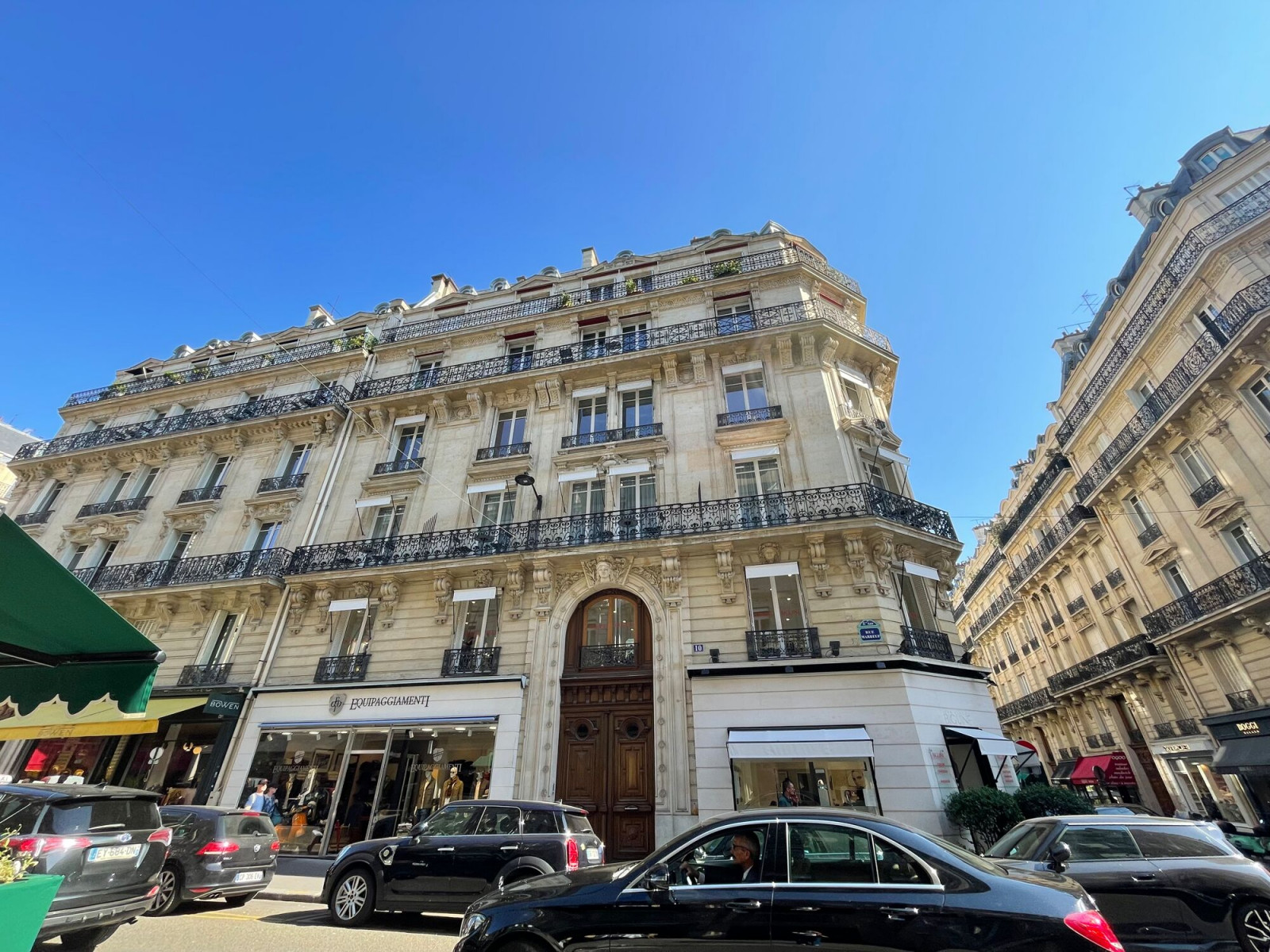 
                                                Location
                                                 Location Bureaux Paris 75008