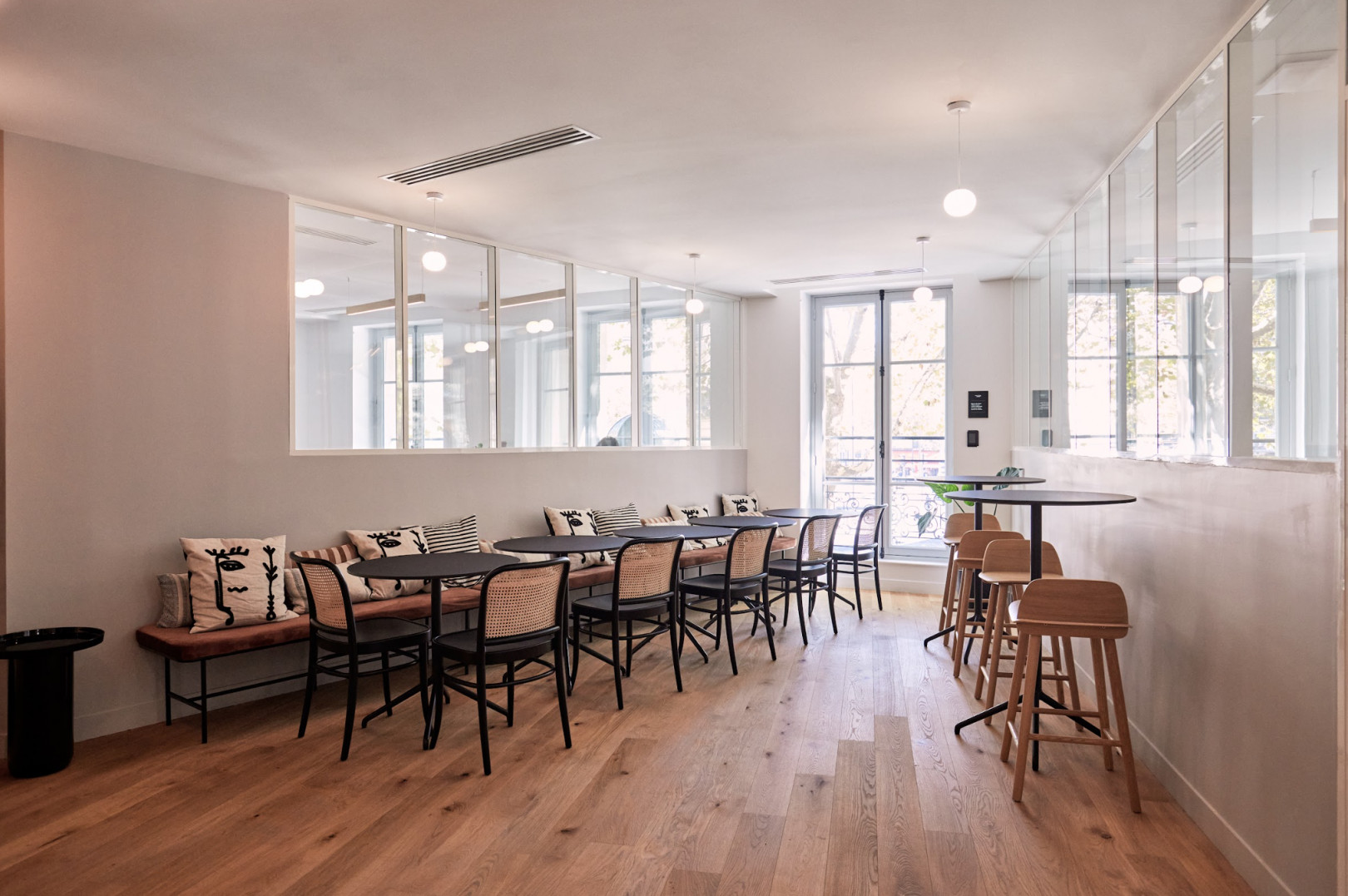 
                                                Location
                                                 Location Bureaux Paris 75008