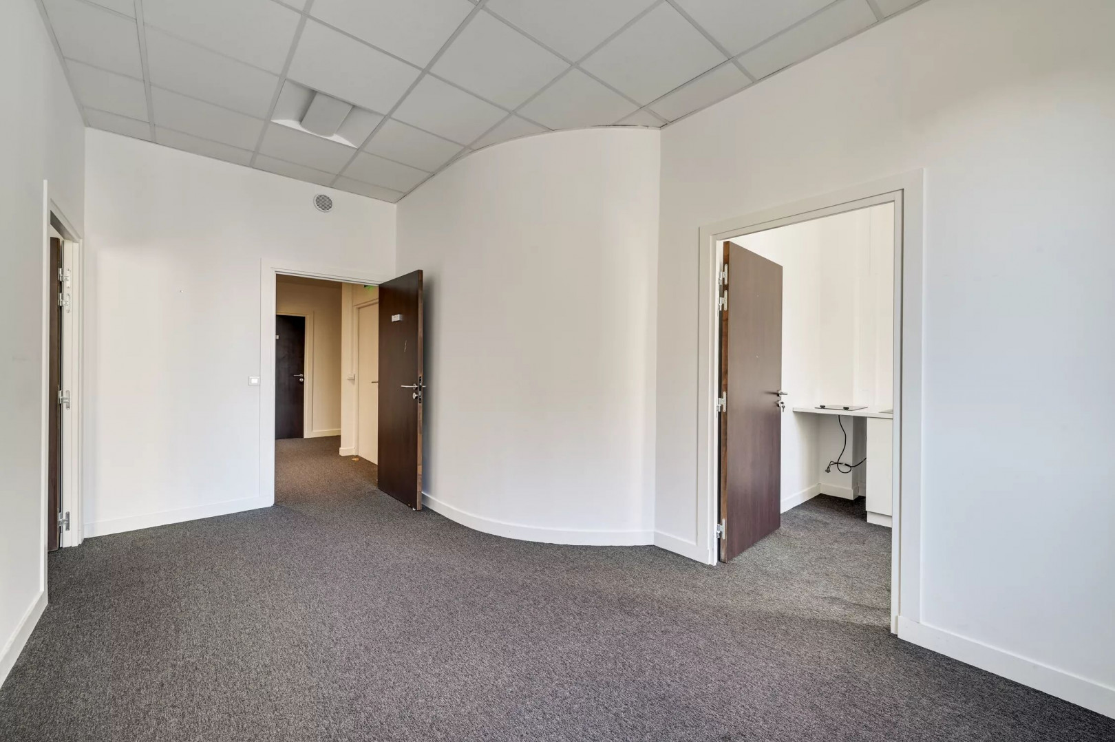 
                                                Location
                                                 Location Bureaux Paris 75008