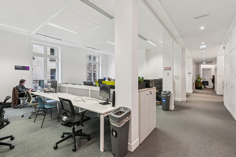 
                                                Location
                                                 Location Bureaux Paris 75008