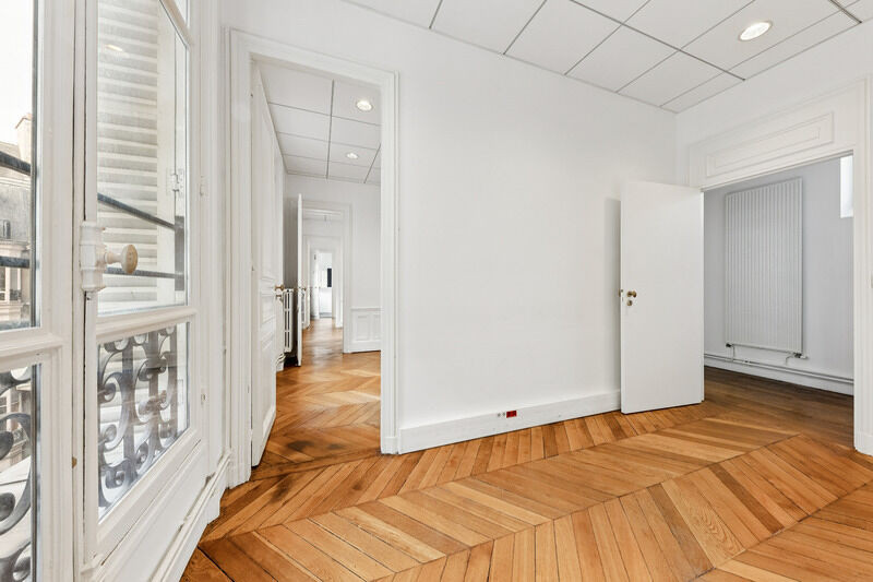 
                                                Location
                                                 Location Bureaux Paris 75008