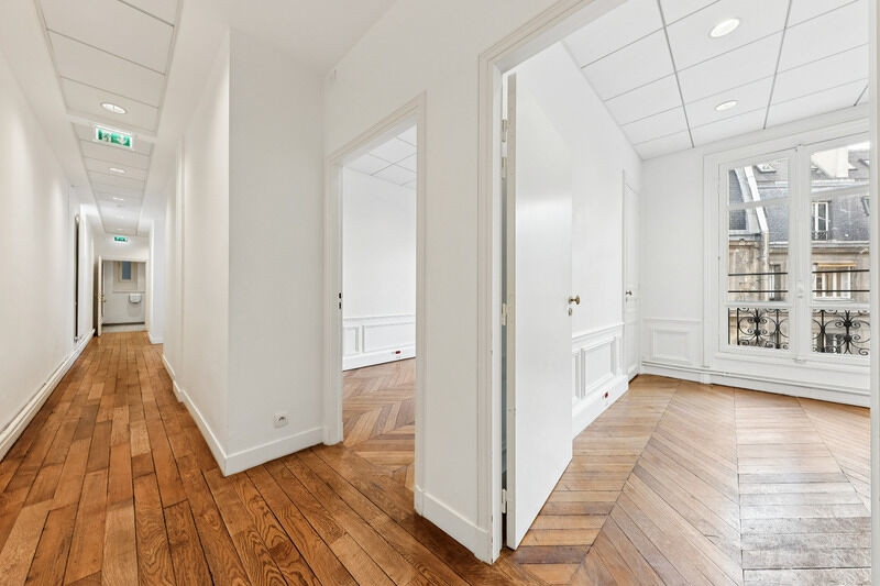 
                                                Location
                                                 Location Bureaux Paris 75008