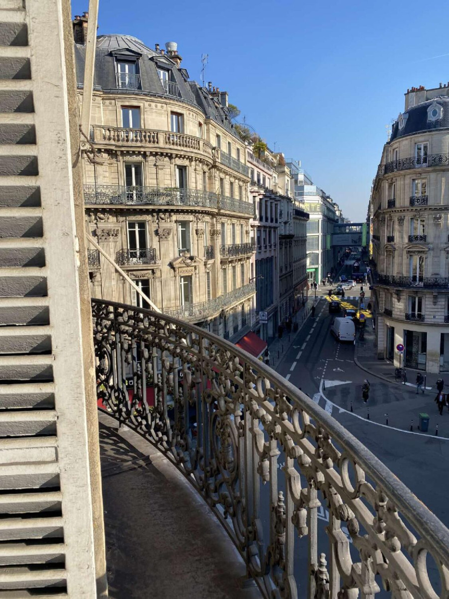 
                                                Location
                                                 Location Bureaux Paris 75008