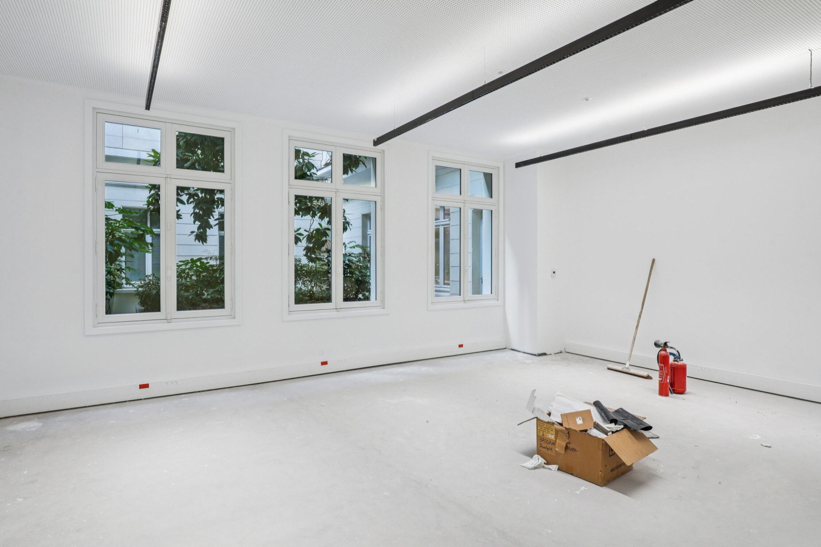 
                                                Location
                                                 Location Bureaux Paris 75008