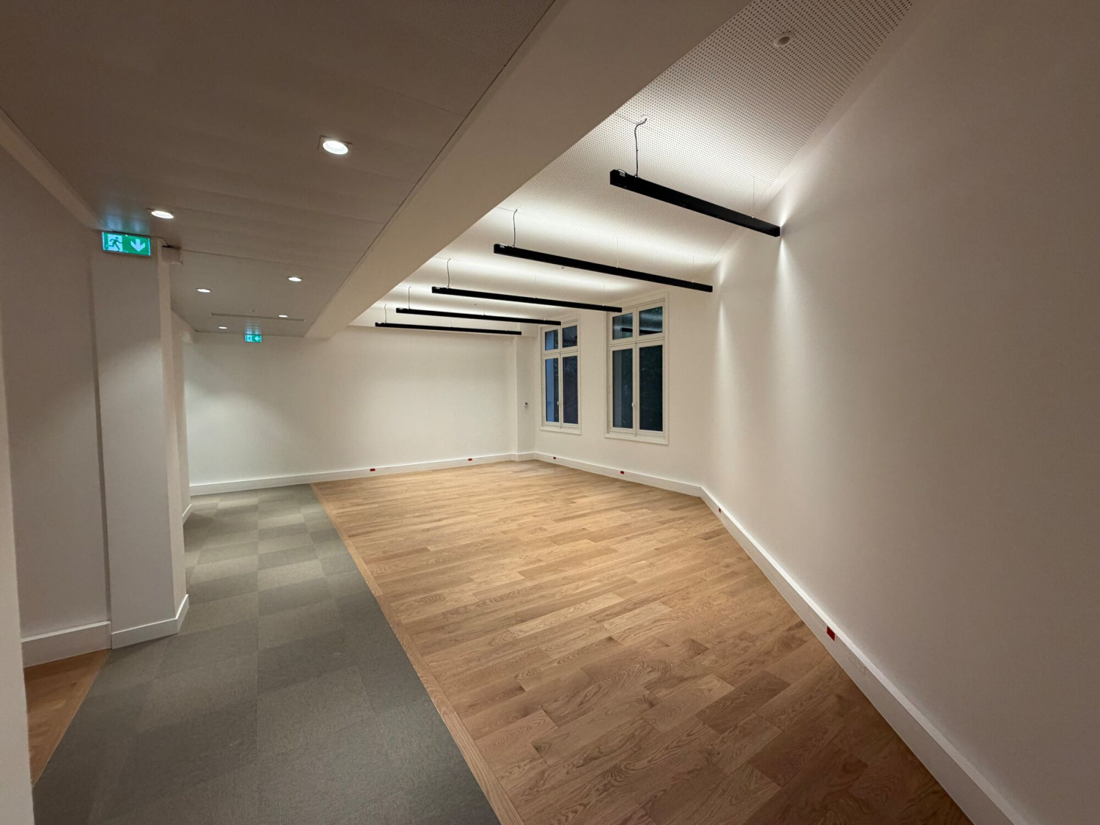 
                                                Location
                                                 Location Bureaux Paris 75008