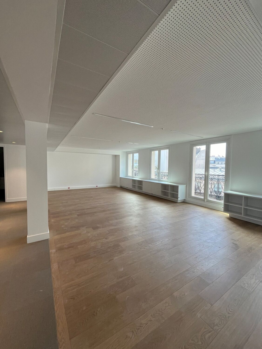 
                                                Location
                                                 Location Bureaux Paris 75008
