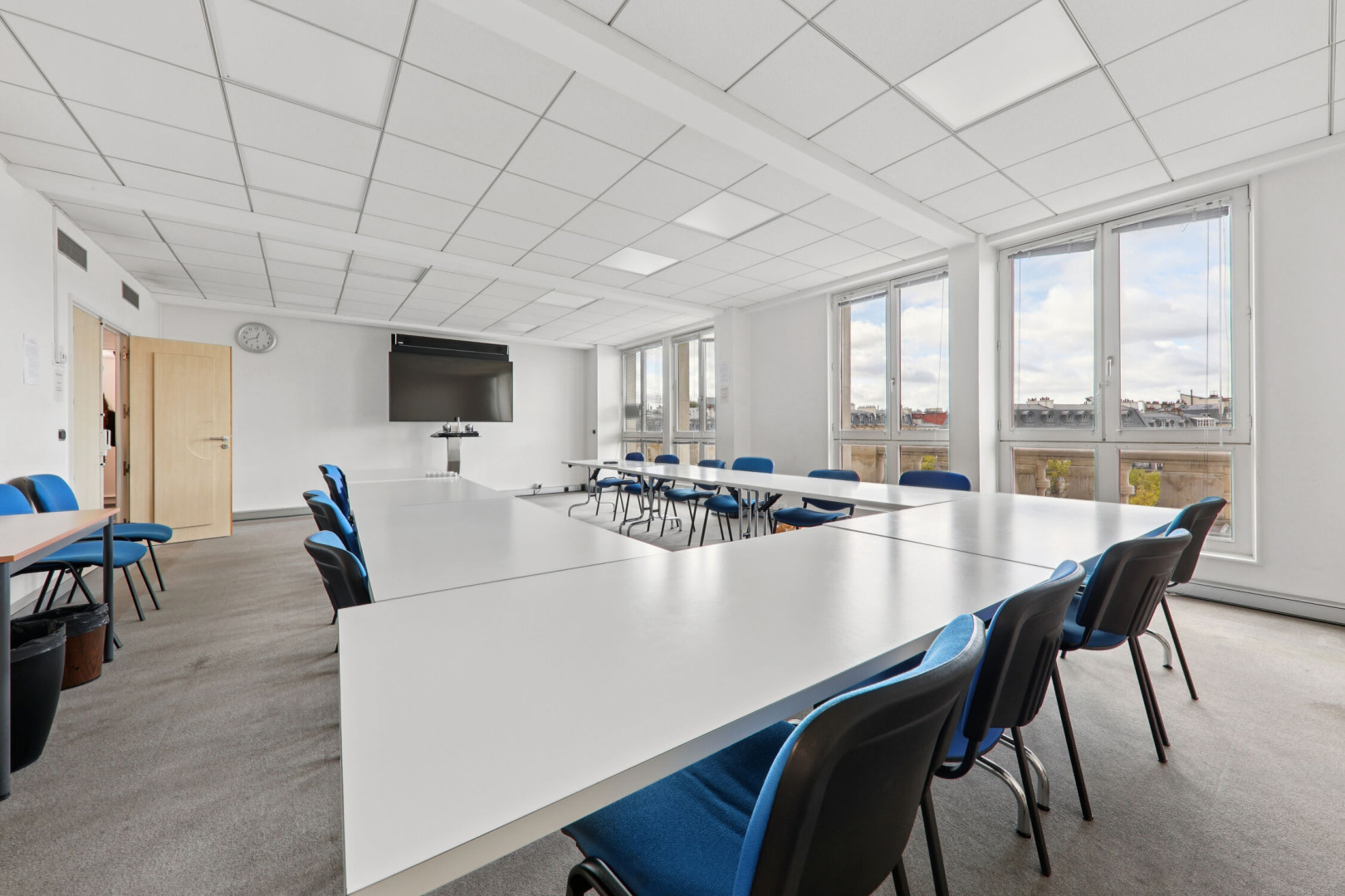 
                                                Location
                                                 Location Bureaux Paris 75008