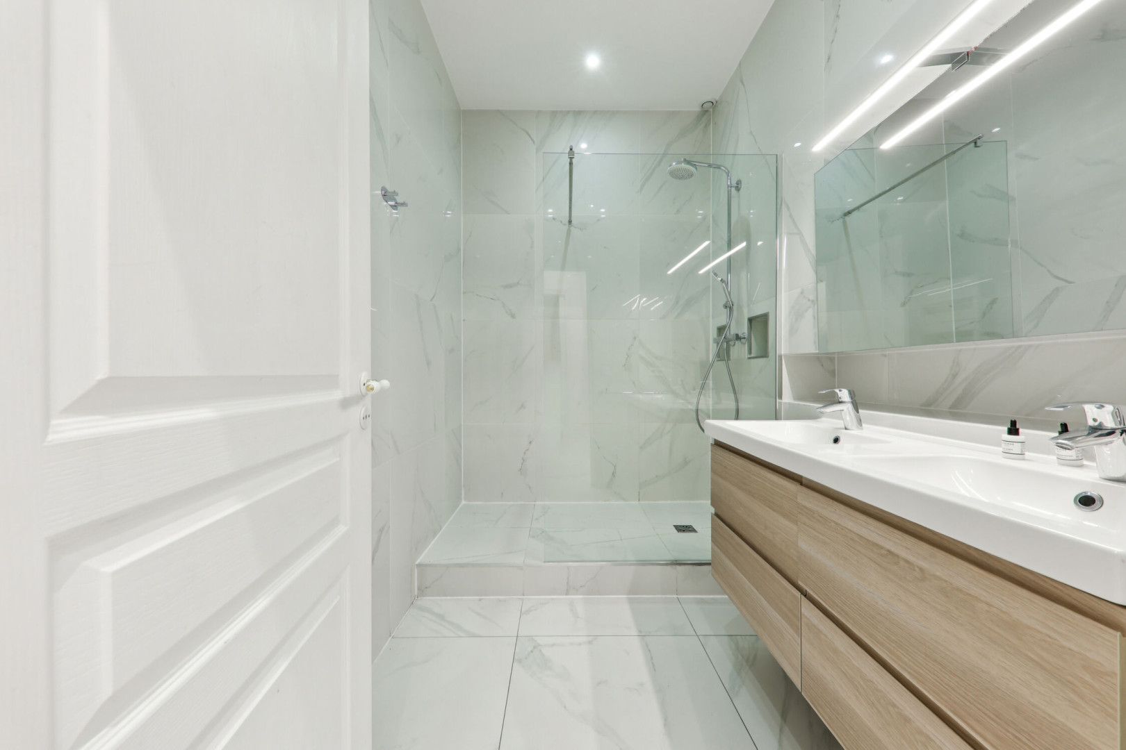 
                                                Location
                                                 Location Bureaux Paris 75008