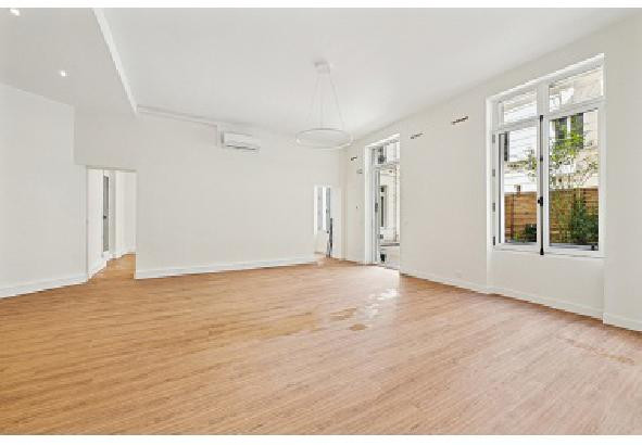 
                                                Location
                                                 Location Bureaux Paris 75008