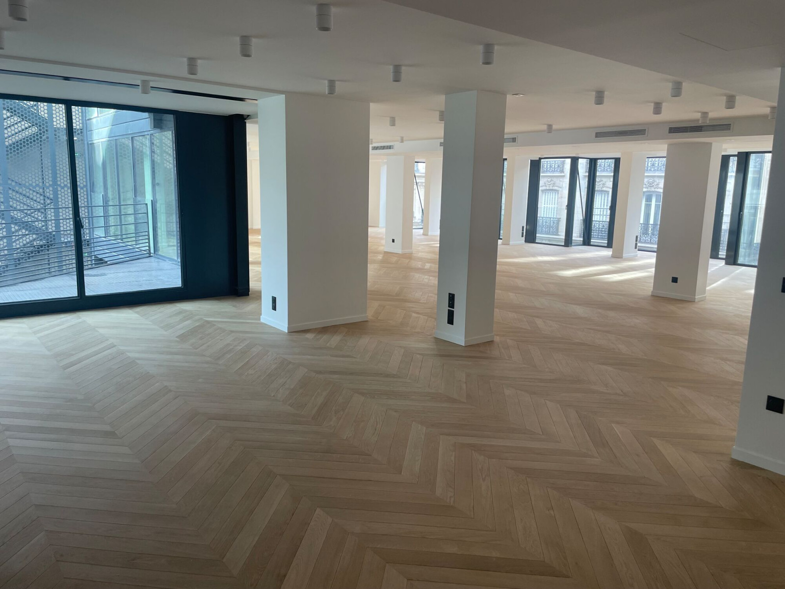 
                                                Location
                                                 Location Bureaux Paris 75008