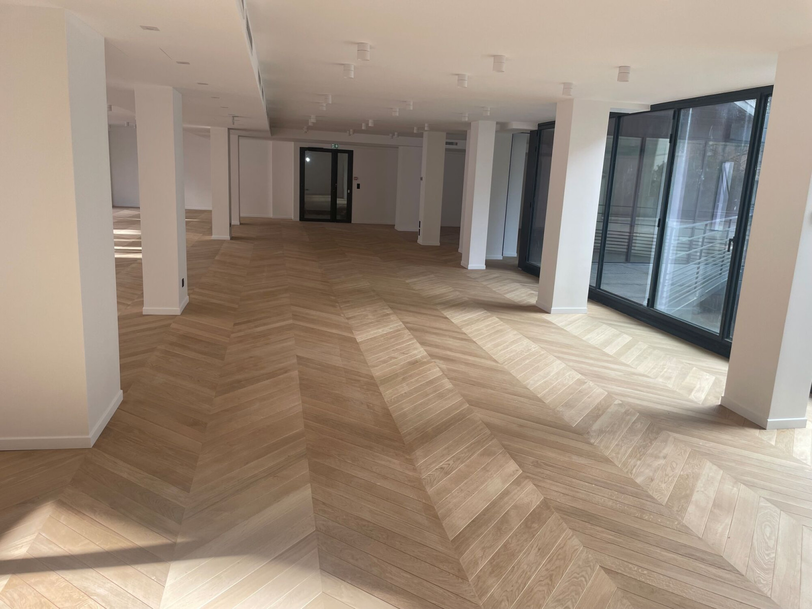 
                                                Location
                                                 Location Bureaux Paris 75008
