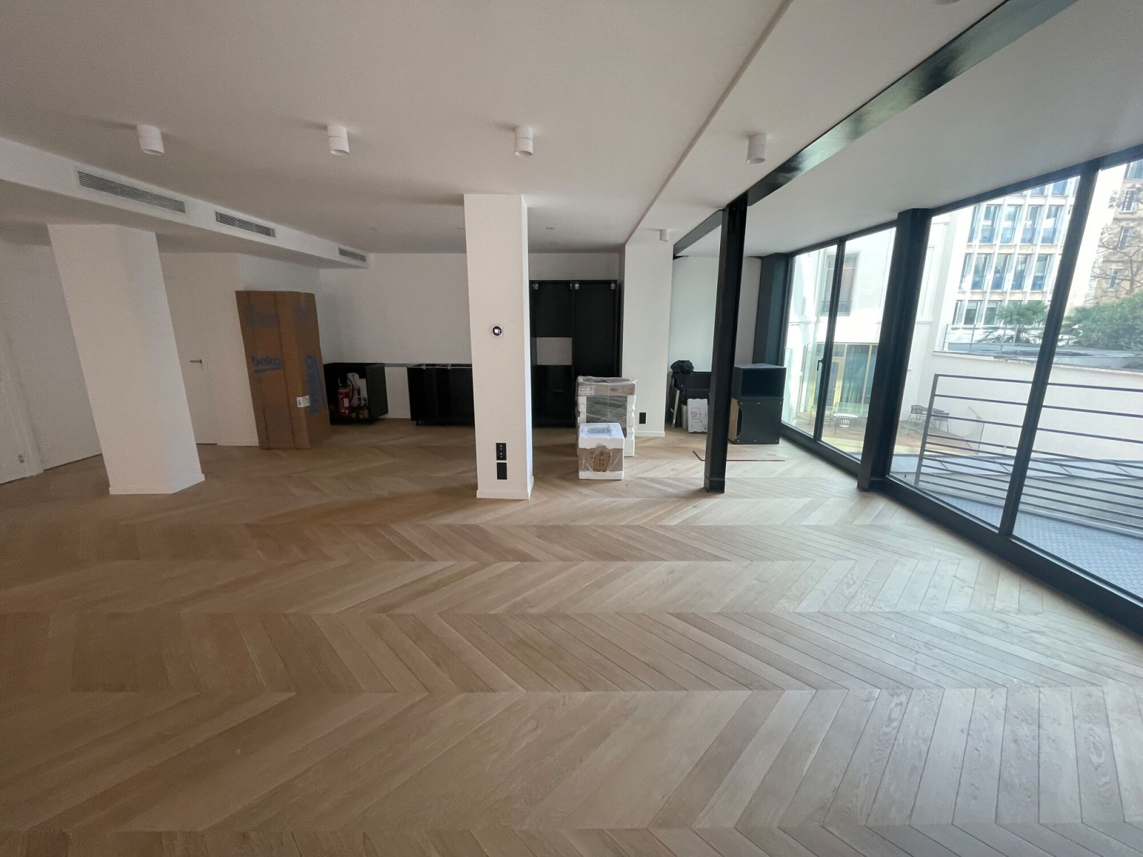 
                                                Location
                                                 Location Bureaux Paris 75008