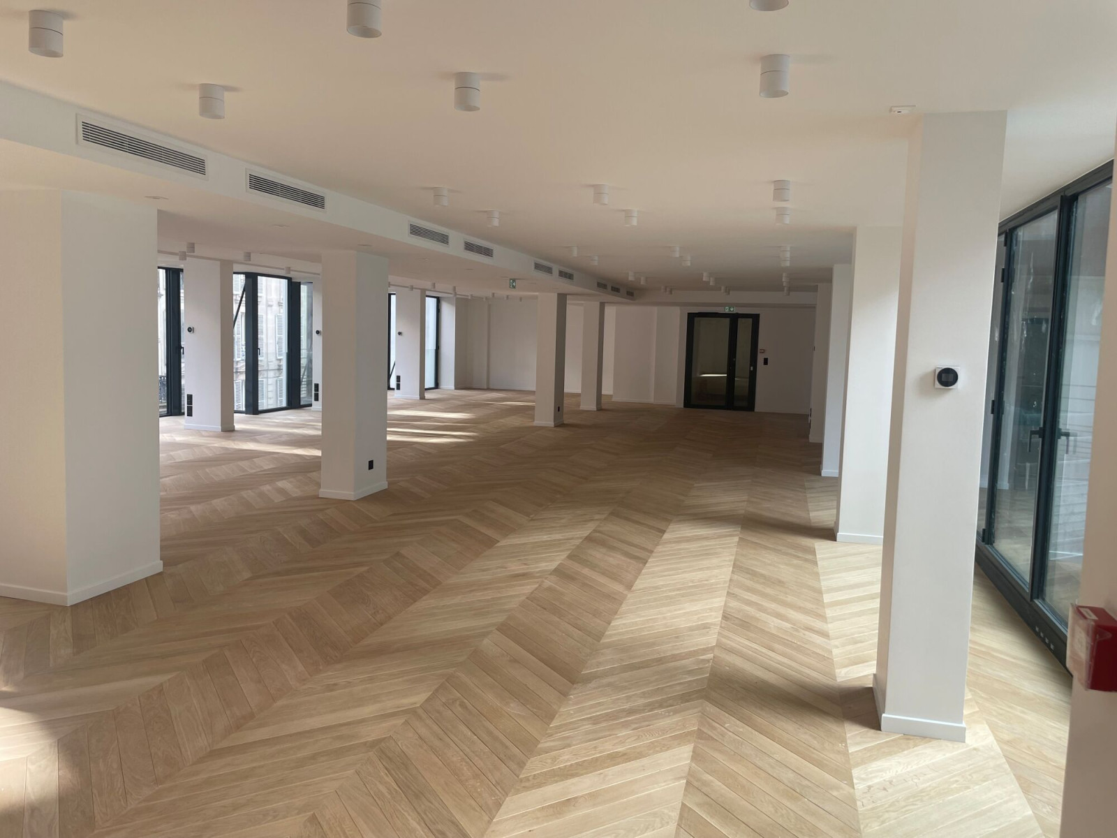 
                                                Location
                                                 Location Bureaux Paris 75008