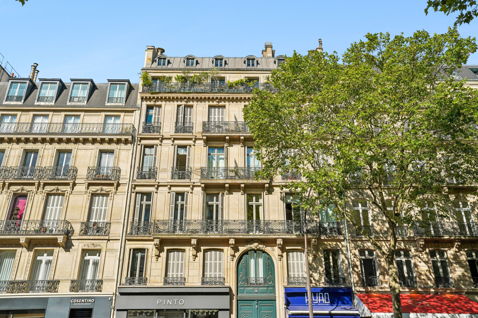 
                                                Location
                                                 Location Bureaux Paris 75008