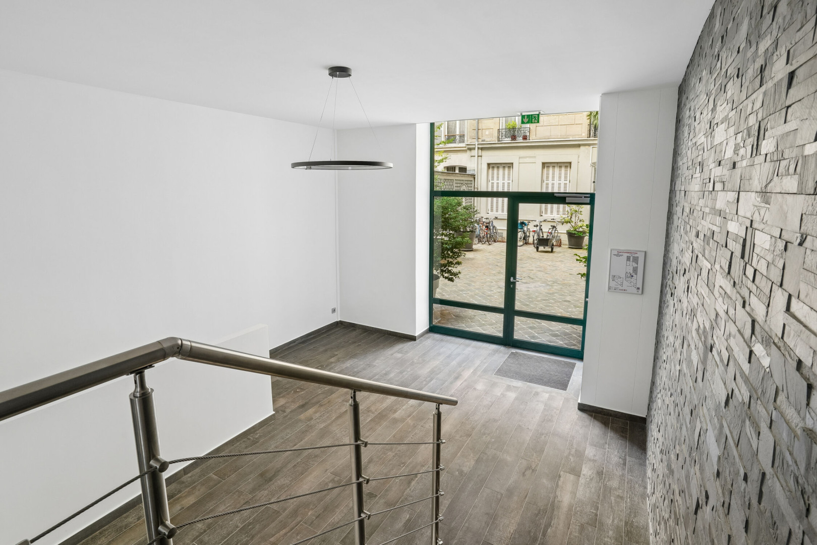 
                                                Location
                                                 Location Bureaux Paris 75008