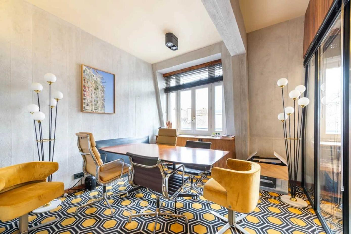 
                                                Location
                                                 Location Bureaux Paris 75008