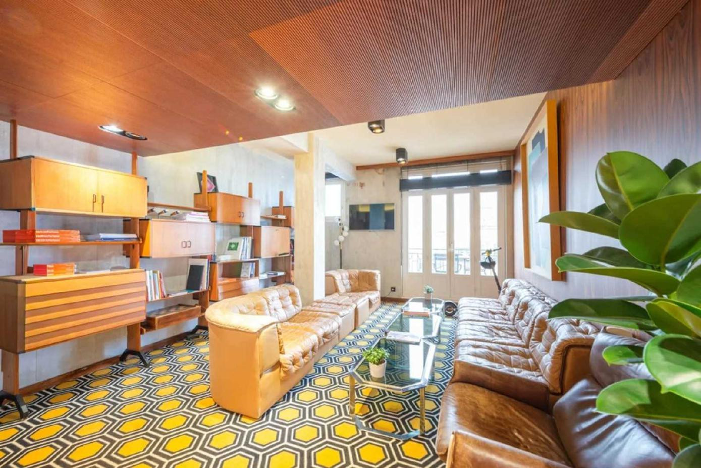 
                                                Location
                                                 Location Bureaux Paris 75008