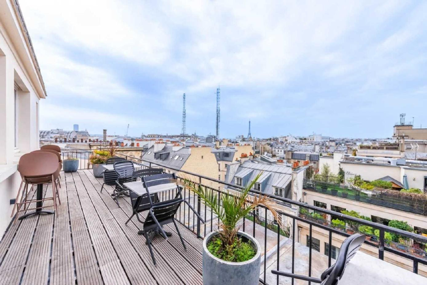 
                                                Location
                                                 Location Bureaux Paris 75008