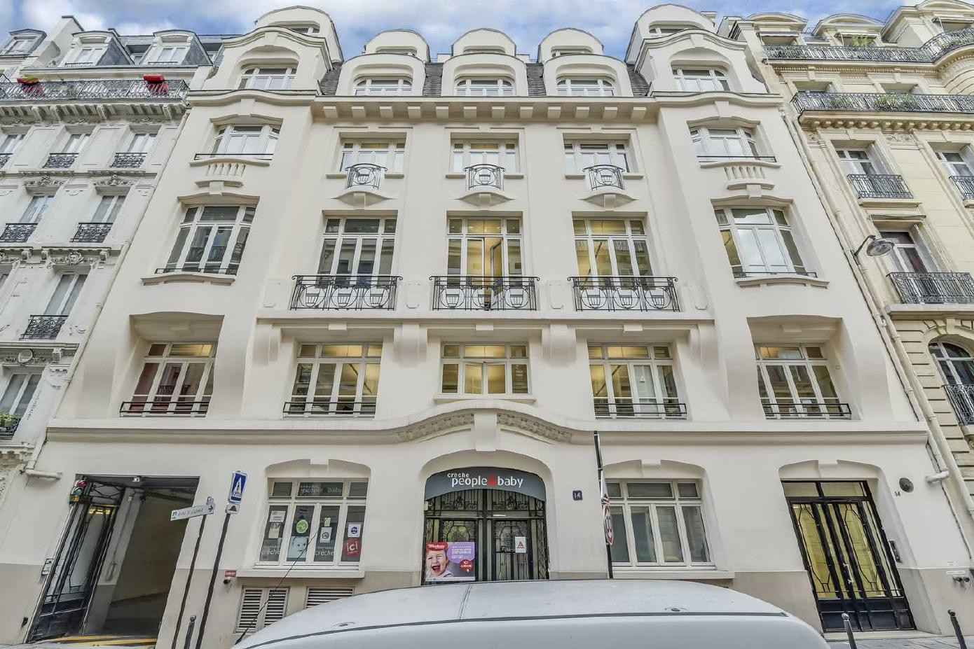 
                                                Location
                                                 Location Bureaux Paris 75008