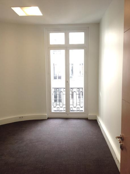 
                                                Location
                                                 Location Bureaux Paris 75008