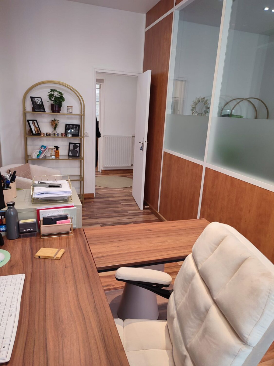 
                                                Location
                                                 Location Bureaux Paris 75008