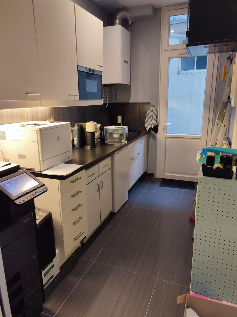 
                                                Location
                                                 Location Bureaux Paris 75008