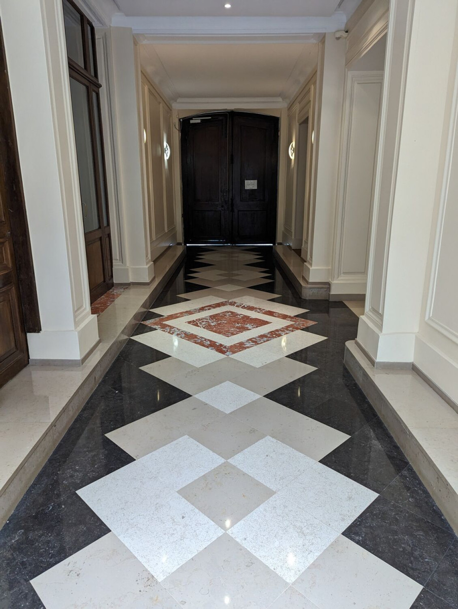 
                                                Location
                                                 Location Bureaux Paris 75008