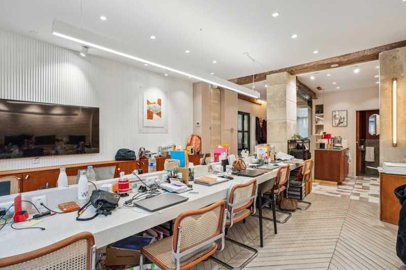 
                                                Location
                                                 Location Bureaux Paris 75008