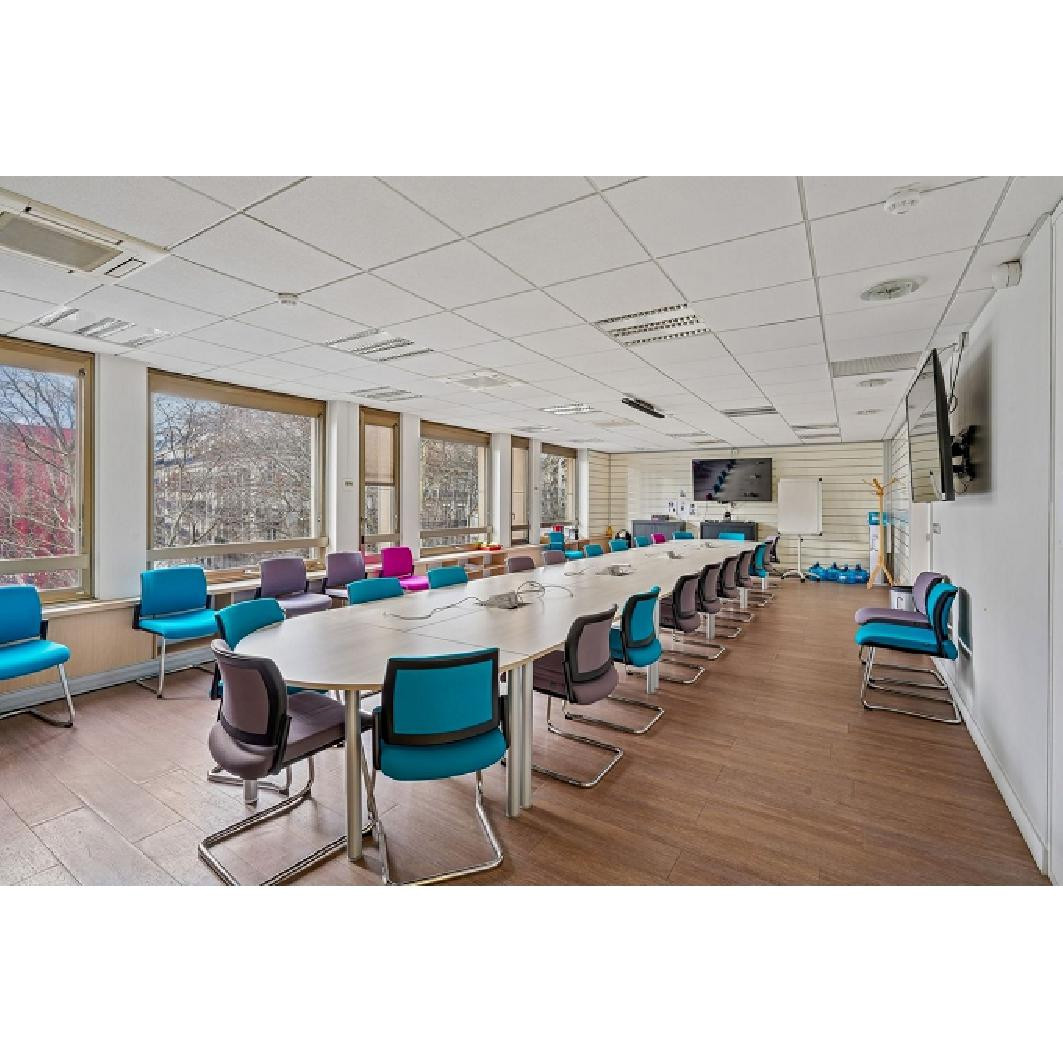 
                                                Location
                                                 Location Bureaux Paris 75008