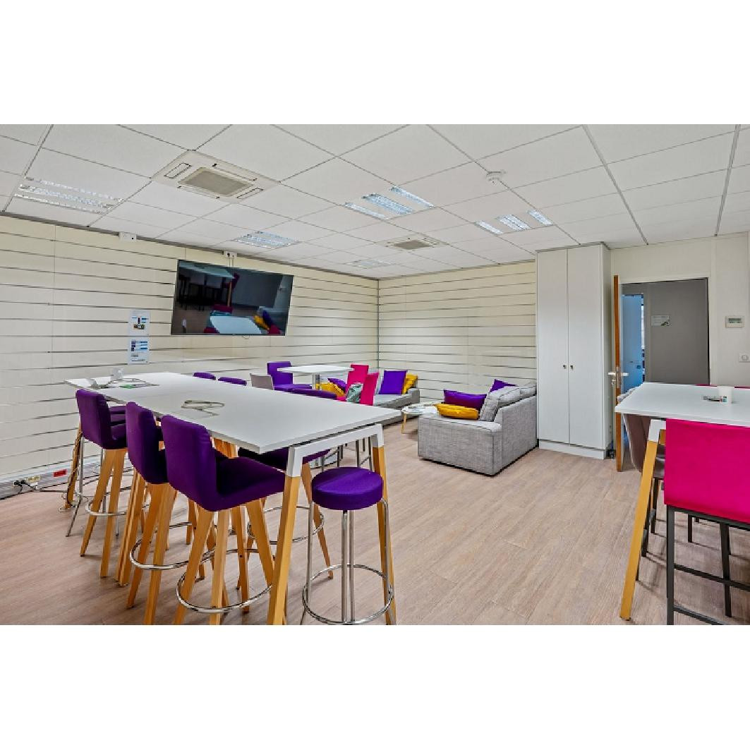 
                                                Location
                                                 Location Bureaux Paris 75008