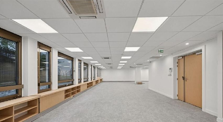 
                                                Location
                                                 Location Bureaux Paris 75008